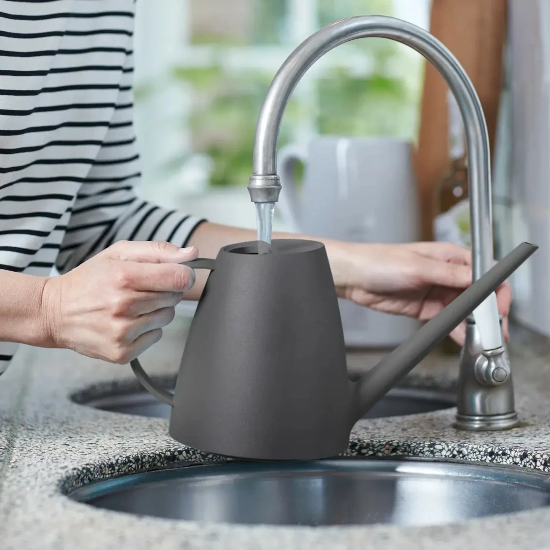 elho Brussels Watering Can - Anthracite - Cowell's Garden Centre