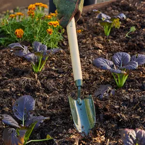 Burgon & Ball BoronGreen Mid Handled Trowel - image 3