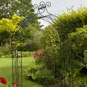 Casa Garden Arch