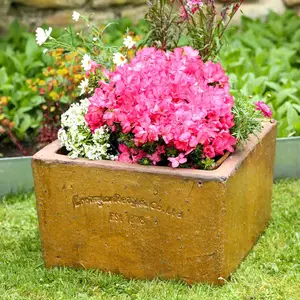 Courtyard Old Leather Square Planter - image 1