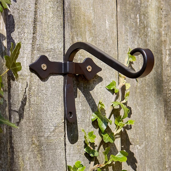 Curved Bracket Hanger - 15cm
