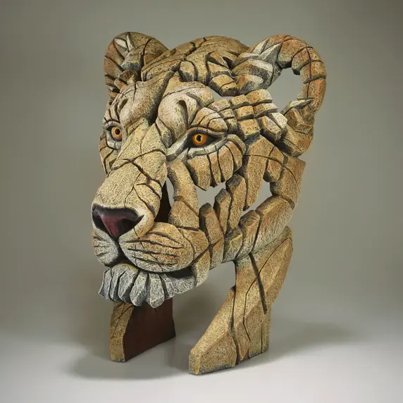 Edge Sculpture Yuna Lioness - image 2