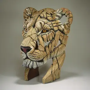 Edge Sculpture Yuna Lioness - image 2