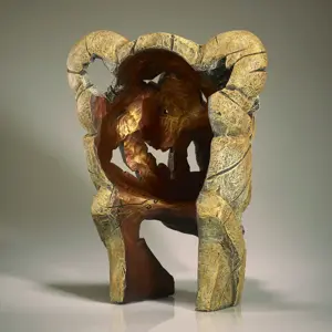 Edge Sculpture Yuna Lioness - image 3