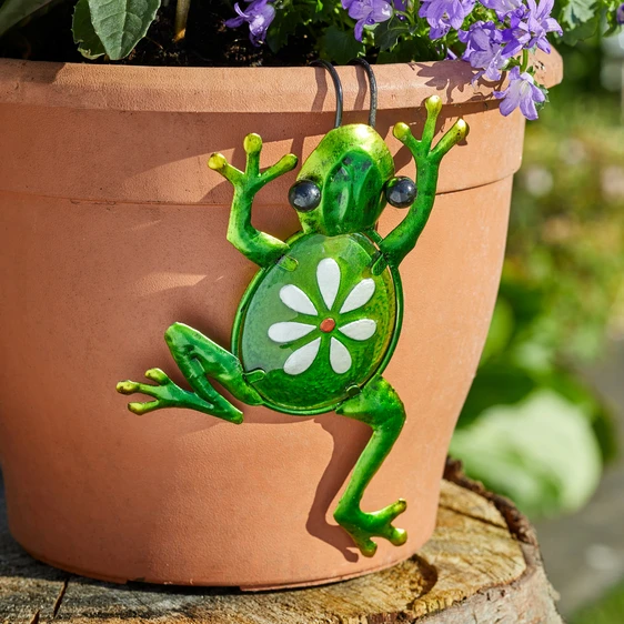 Fancy Frog Pot Hanger - image 1