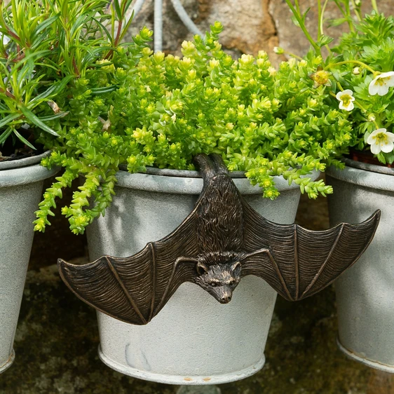 Flying Bat Pot Buddy - image 1