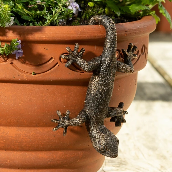 Gecko Pot Buddy - image 1