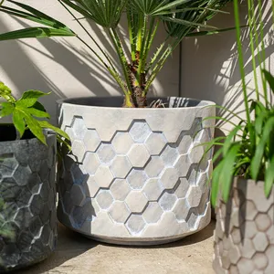Hive Cylinder Pot Ø19cm - image 2
