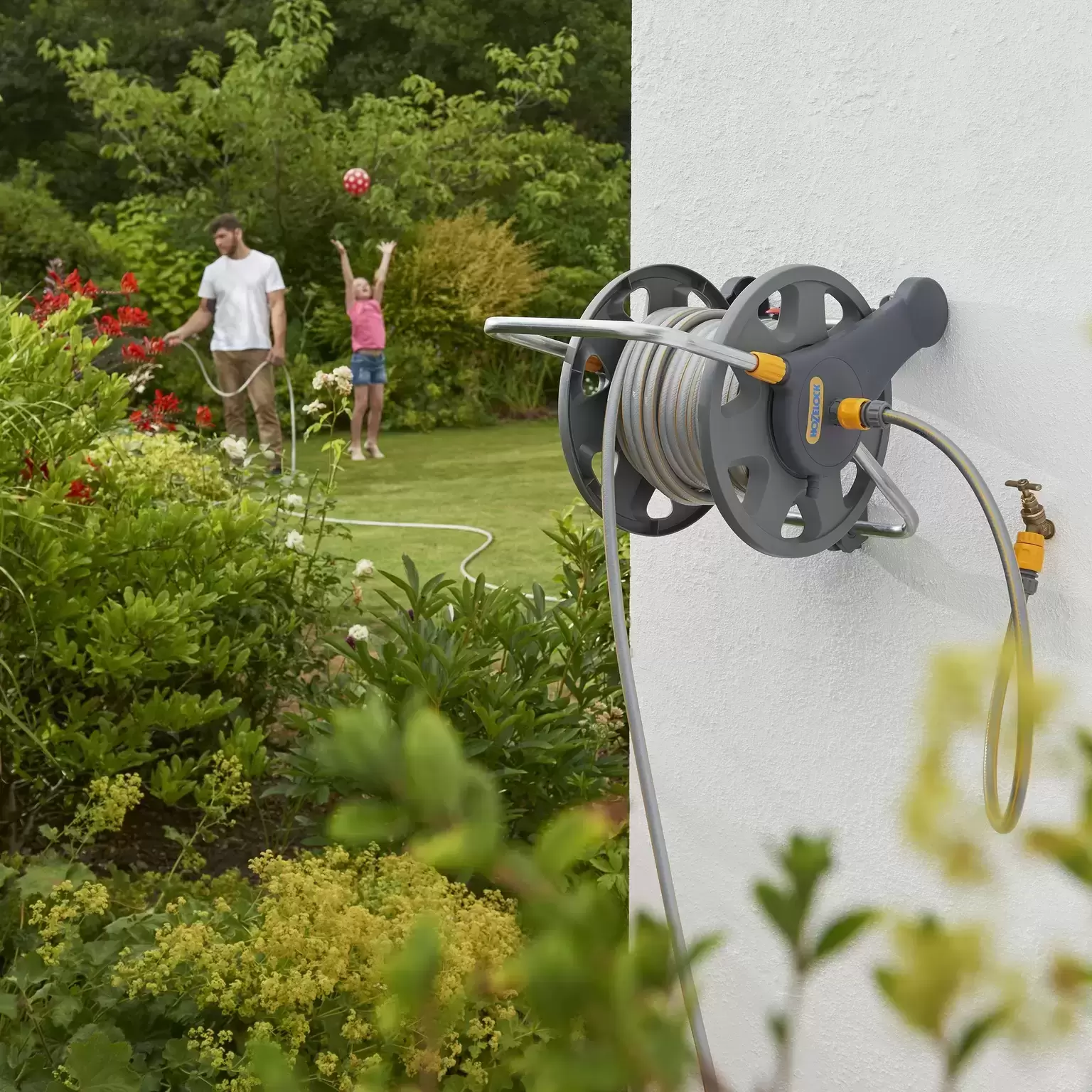 Hozelock 2 in 1 Hose Reel - Cowell's Garden Centre