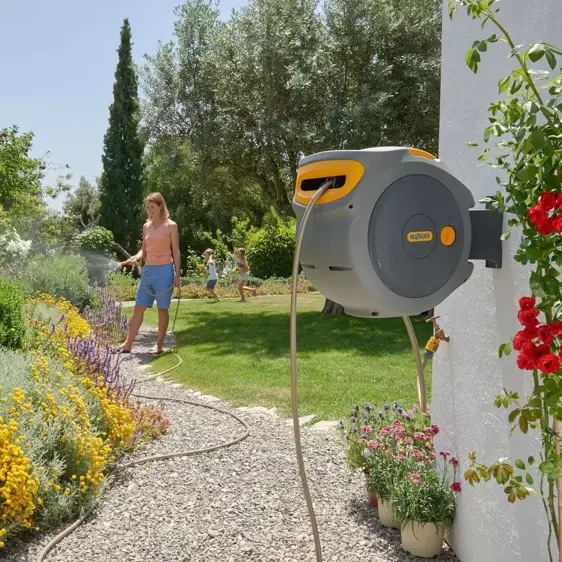 Hozelock Auto Reel, Hose & Multi Spray Gun - image 3