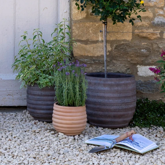 Ivyline Ambrose Mocha Honeycomb Planter Ø29cm - image 1