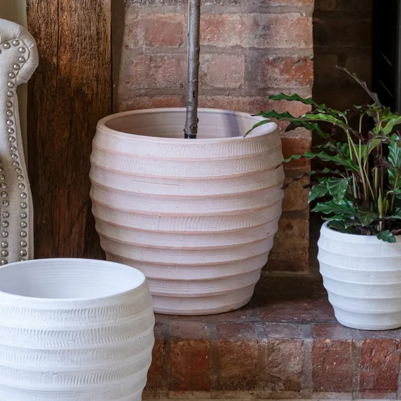 Ivyline Beatrice Planter 24cm - image 1
