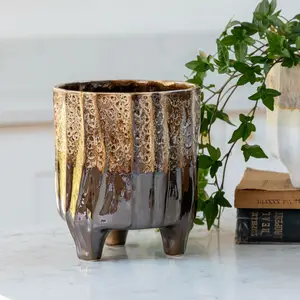 Ivyline Neve Dark Planter On Legs