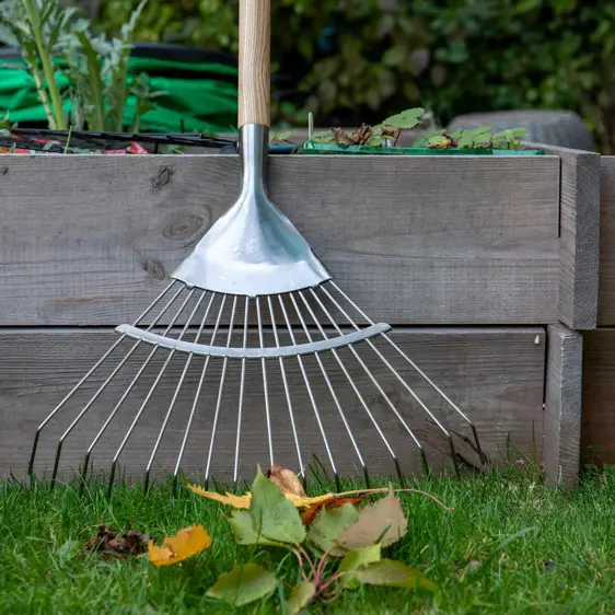 Kent & Stowe Garden Life Lawn Rake - image 1