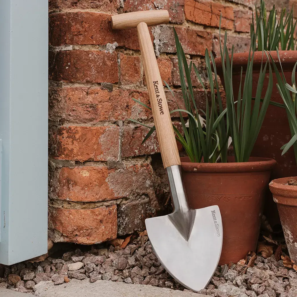Kent and stowe shovel deals