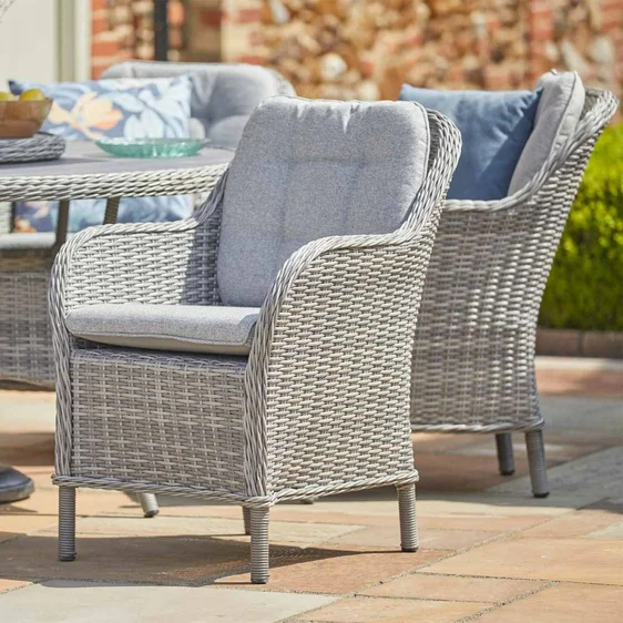 LeisureGrow St Tropez 6 Seat Dining Set & Parasol - image 2