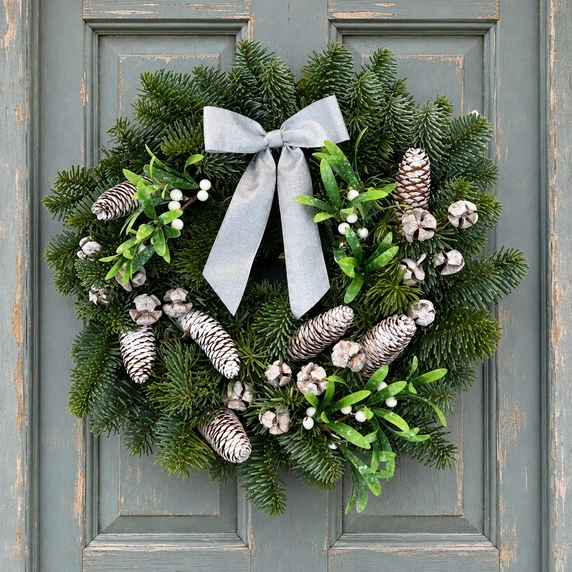 Mistletoe Kisses Wreath - 10" - image 1