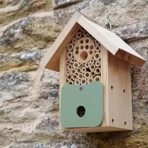 Wildlife World Bee Barn - image 1