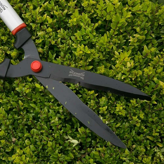 Wilkinson Sword Wavy Blade Hedge Shear - image 1