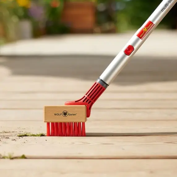 Wolf Garten Multi-Change Weeding Brush - image 1